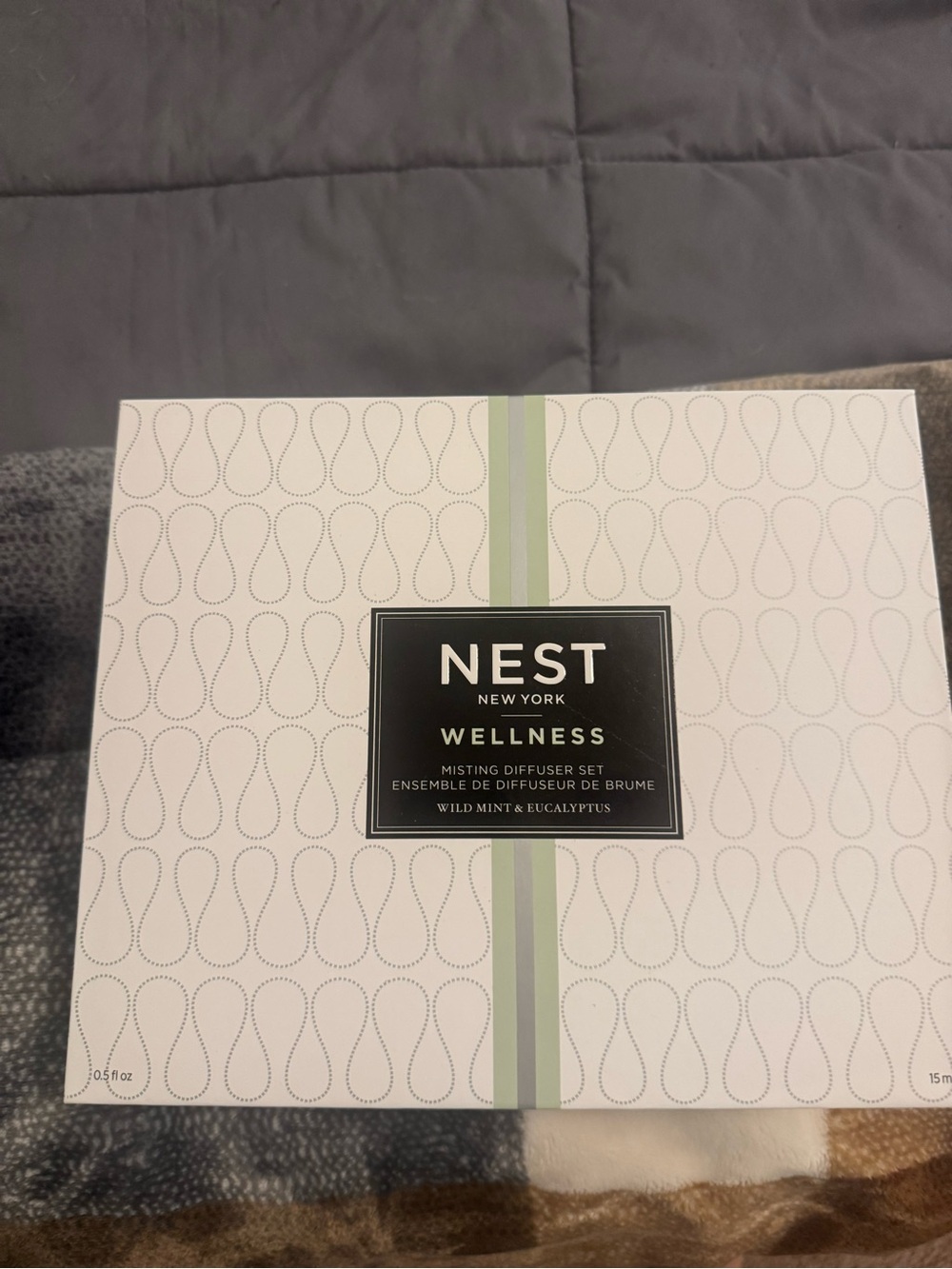 NEST Fragrances Wellness Misting Diffuser Set - White with Green Accent